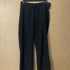 Black Lululemon pants in great condition size 4